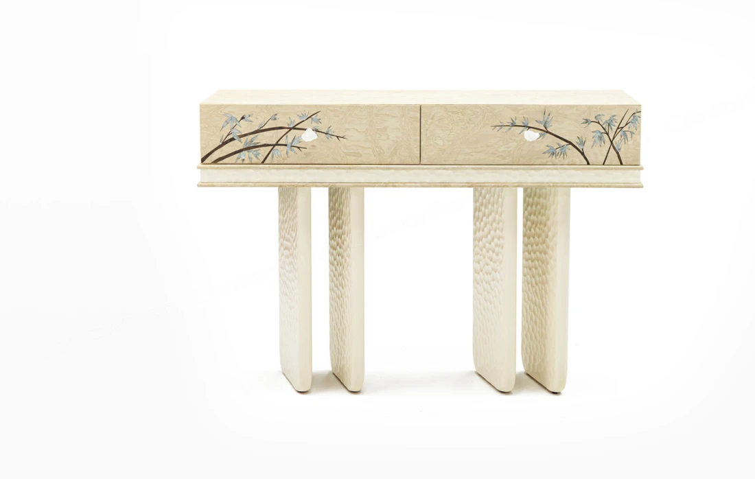 Console tables — G052